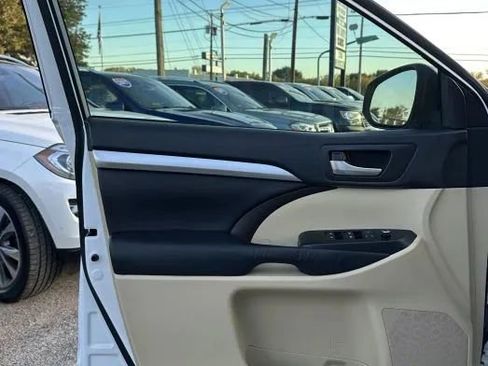 Used 2016 Toyota Highlander XLE image 19