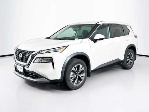 Used 2022 Nissan Rogue SV FWD image 3