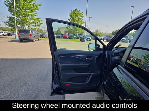 Used 2022 Honda Pilot Sport image 11