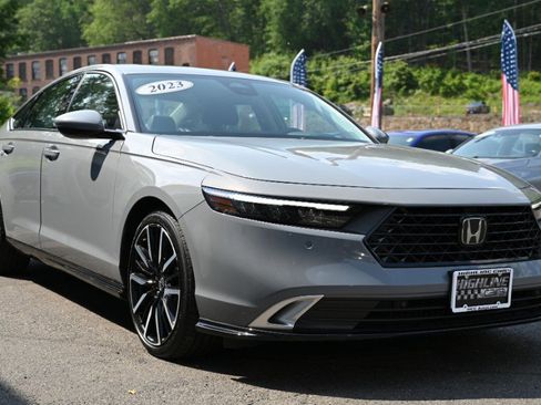 Used 2023 Honda Accord Touring image 11