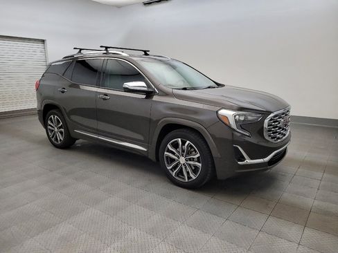 Used 2020 GMC Terrain Denali w/ Denali Premium Package FWD image 11