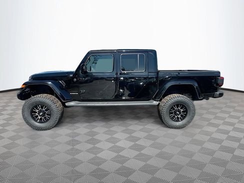 Used 2021 Jeep Gladiator Overland AWD/4WD image 9