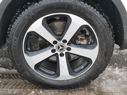 Used 2019 Mercedes-Benz GLC 350e 4MATIC image 5