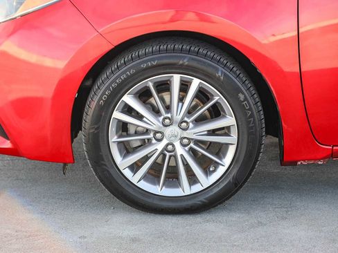 Used 2014 Toyota Corolla LE image 10