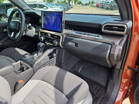 Used 2025 Toyota Tacoma TRD Off-Road image 21