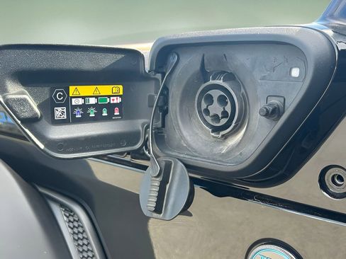 Used 2022 Jeep Wrangler Unlimited Rubicon 4xe image 30