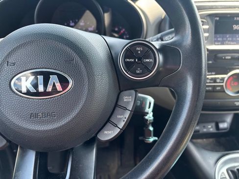 Used 2017 Kia Soul + FWD image 24