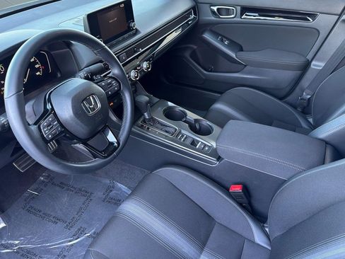 Used 2025 Honda Civic Sport image 4