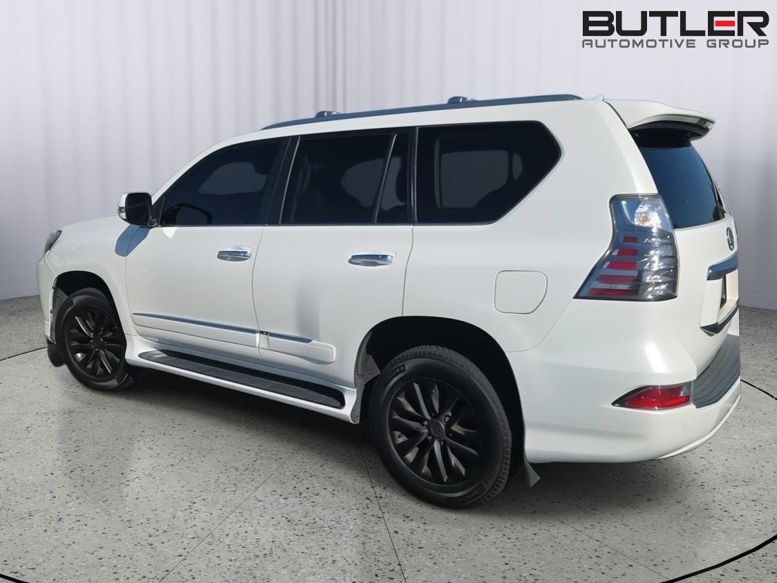 Used 2015 Lexus GX 460 w/ Premium Package AWD/4WD image 4