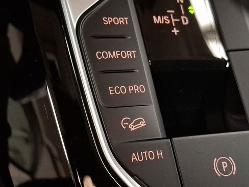 Used 2025 BMW X4 xDrive30i image 22