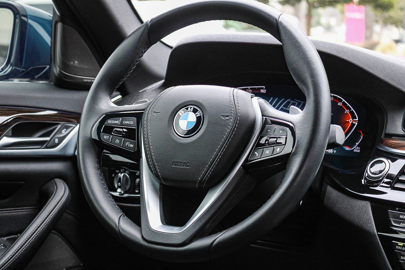 Used 2023 BMW 540i w/ Premium Package RWD image 15
