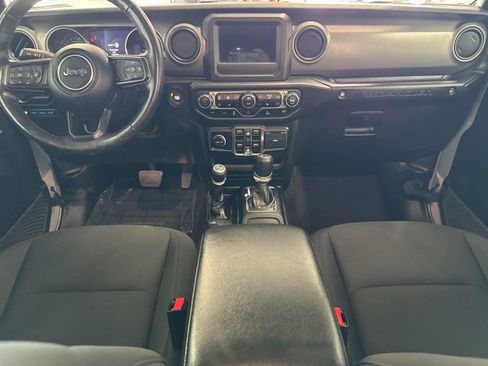 Used 2023 Jeep Wrangler Unlimited w/ Cold Weather Group AWD/4WD image 2
