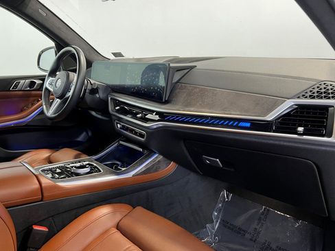 Used 2023 BMW X7 M60i w/ Executive Package image 17