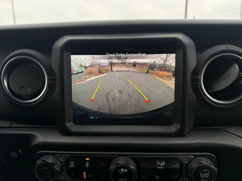 Used 2023 Jeep Wrangler Unlimited Sahara w/ Cold Weather Group image 22