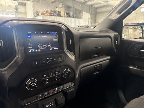 Used 2021 Chevrolet Silverado 1500 Custom AWD/4WD image 11