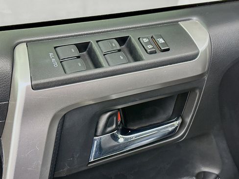 Used 2017 Toyota 4Runner SR5 image 15