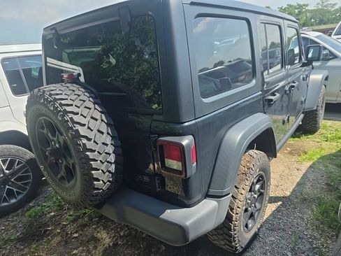 Used 2022 Jeep Wrangler Unlimited Sport AWD/4WD image 5