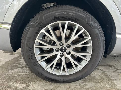Used 2025 Genesis GV80 2.5T Standard AWD/4WD image 20