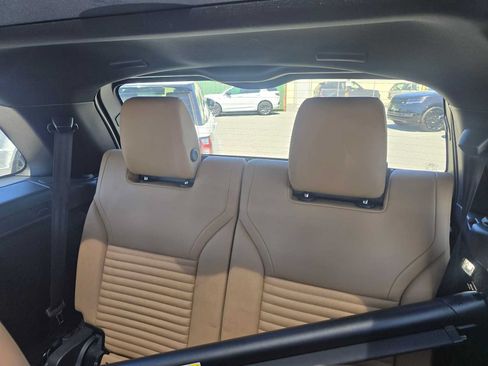 Used 2025 Land Rover Discovery Dynamic SE AWD/4WD image 19