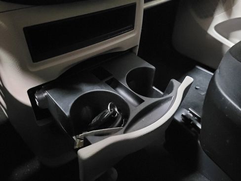 Used 2019 Dodge Grand Caravan SE image 26