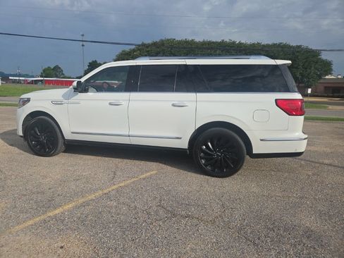 Used 2020 Lincoln Navigator L Reserve w/ Equipment Group 208A Reserve AWD/4WD image 5