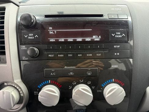 Used 2012 Toyota Tundra 4x4 CrewMax image 13