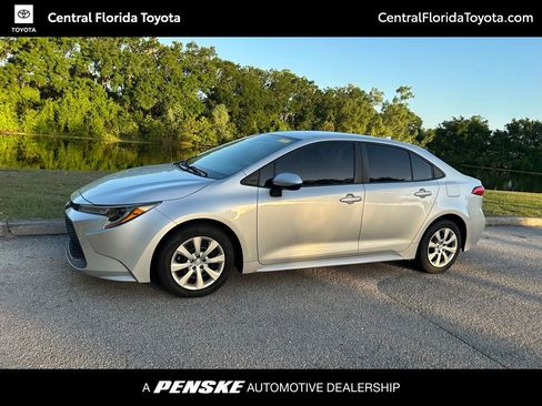Used 2020 Toyota Corolla LE image 1