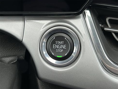 Used 2025 Chevrolet Trax LT image 29