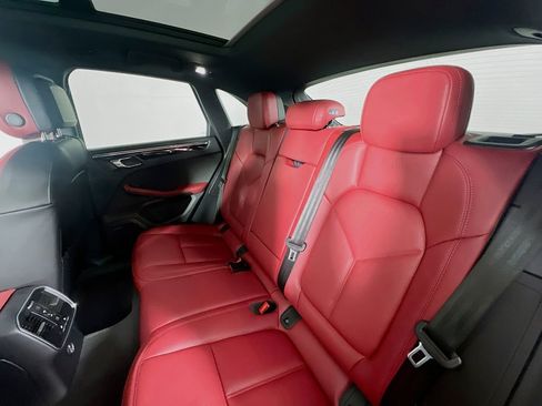 New 2026 Porsche Macan Base image 24