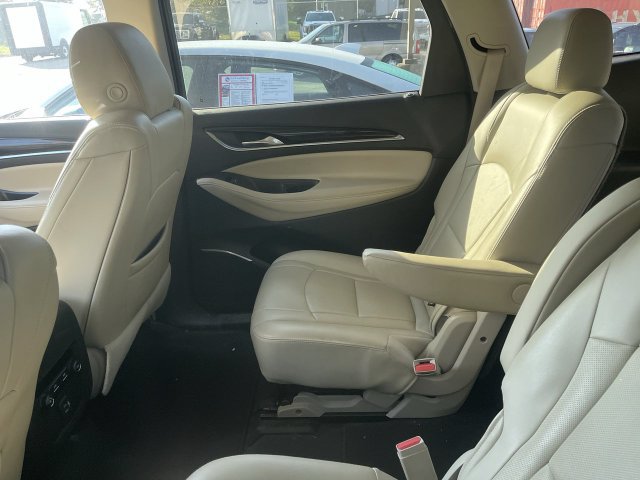 Used 2021 Buick Enclave Essence AWD/4WD image 4