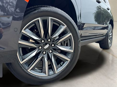 Certified 2024 Cadillac Escalade Sport Platinum AWD/4WD image 2