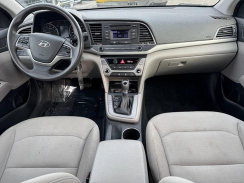 Used 2017 Hyundai Elantra SE image 11