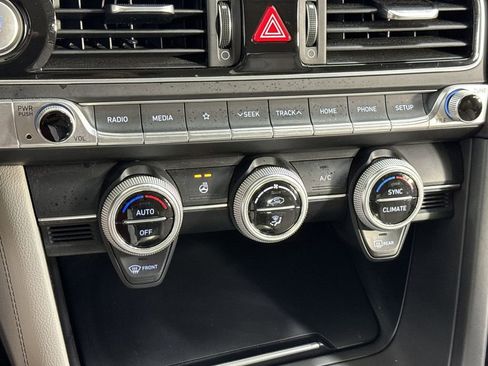 Used 2019 Genesis G70 2.0T Advanced image 24