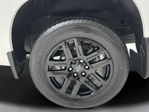 Used 2024 Chevrolet Silverado 1500 Custom AWD/4WD image 11