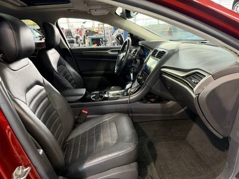 Used 2014 Ford Fusion SE w/ Equipment Group 202A FWD image 10