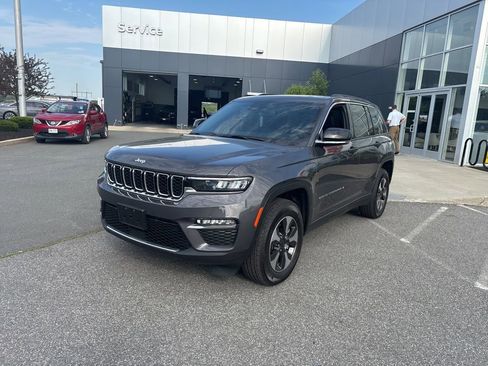 Used 2024 Jeep Grand Cherokee Limited 4xe AWD/4WD image 3