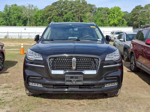 Used 2022 Lincoln Aviator Reserve w/ Equipment Group 201A AWD/4WD image 2