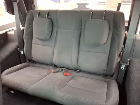 Used 2018 Jeep Wrangler Sport AWD/4WD image 14
