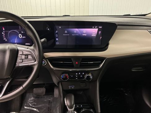 Certified 2024 Buick Encore GX Preferred FWD image 26
