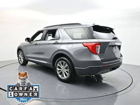 Used 2022 Ford Explorer XLT w/ Equipment Group 202A image 7