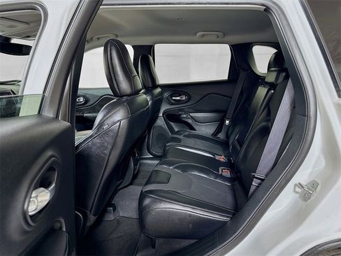 Used 2023 Jeep Cherokee Altitude Lux image 22