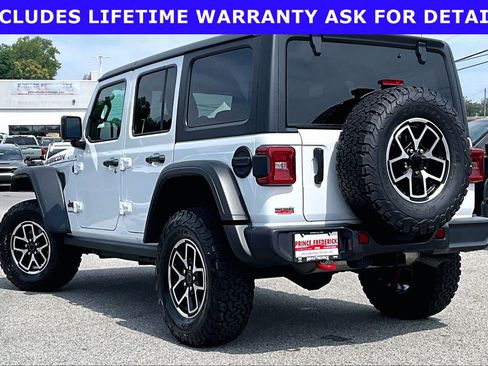 Used 2025 Jeep Wrangler Unlimited Rubicon w/ Convenience Group AWD/4WD image 9