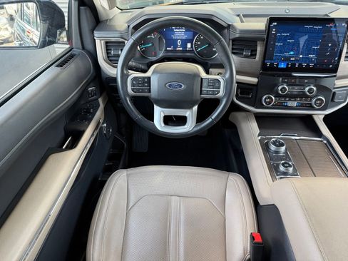 Used 2024 Ford Expedition Limited image 26