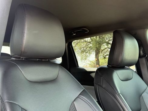 Used 2023 Jeep Compass Latitude AWD/4WD image 29