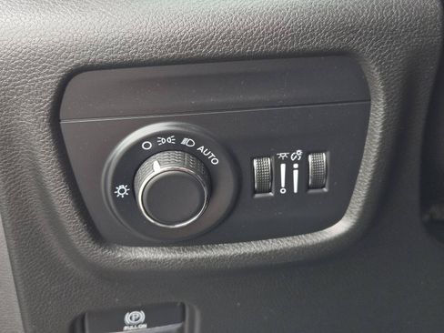 Used 2024 Jeep Grand Cherokee L Laredo RWD image 19