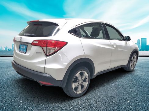 Used 2021 Honda HR-V LX image 5