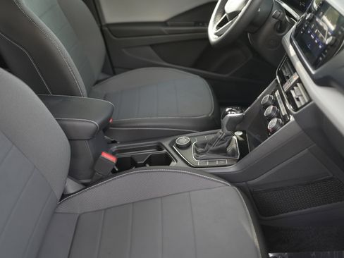 Used 2023 Volkswagen Taos SE image 18