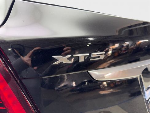 Used 2021 Cadillac XT5 Premium Luxury image 24