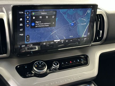 New 2025 Ford Expedition Active image 25