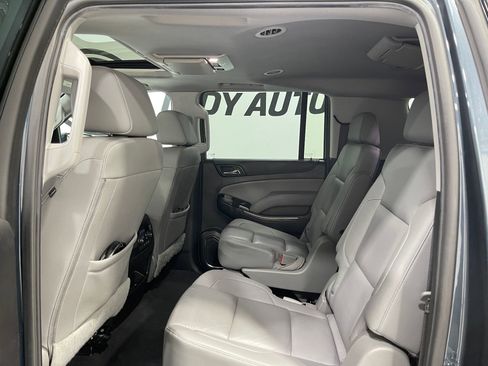 Used 2020 Chevrolet Suburban LT AWD/4WD image 31